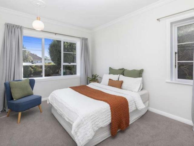 House for sale in Chaslands, Canterbury