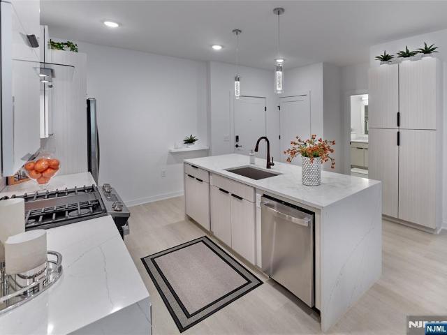 Property for rent in Franklin Lakes, New Jersey