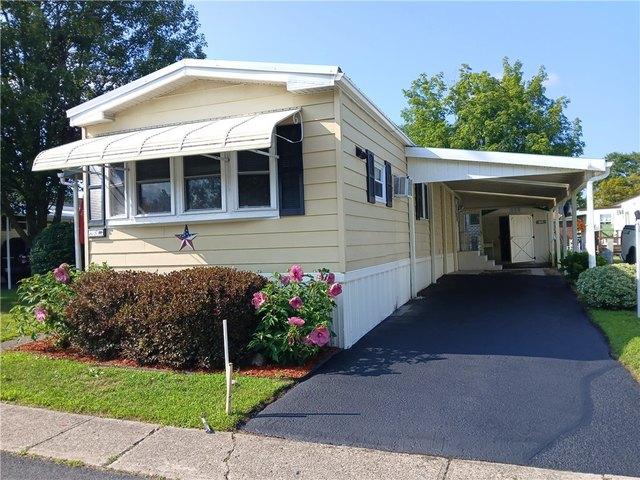 House for sale in Farmington, New York