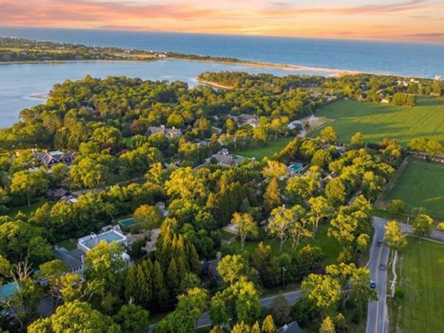 House for sale in Wainscott, New York