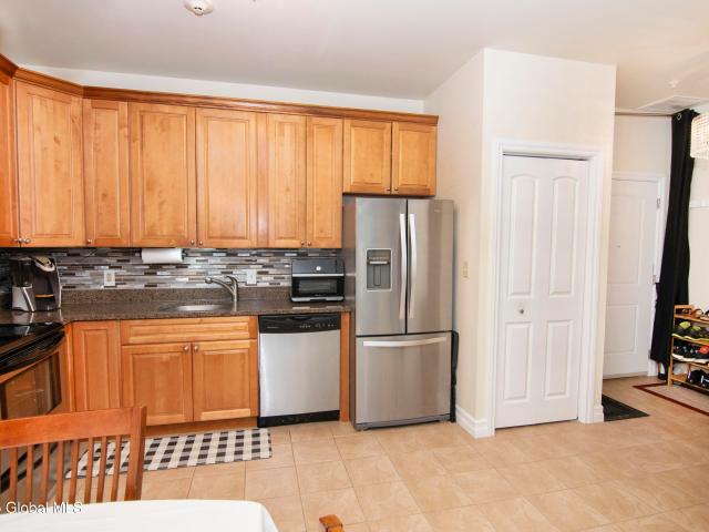 Condo for sale in Clifton Park