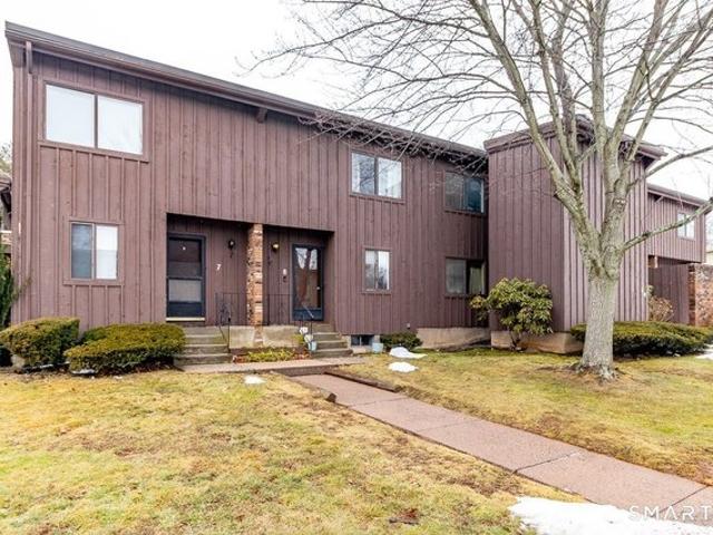 Townhouse for sale in Newington, Connecticut