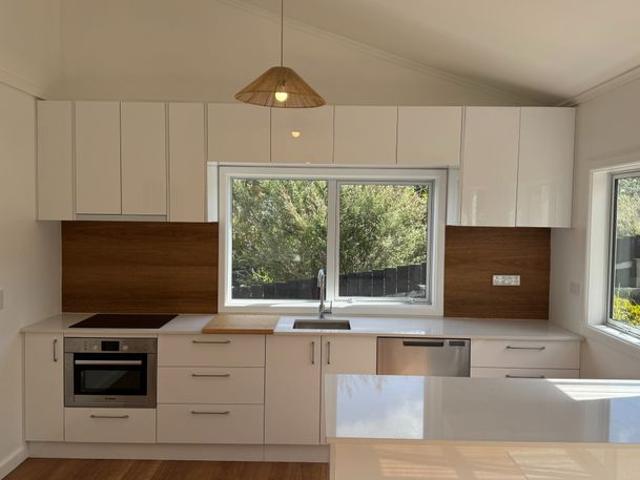 House for rent in Surfdale, Waiheke