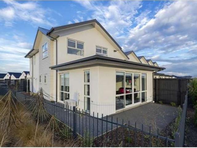 House for rent in Chaslands, Canterbury