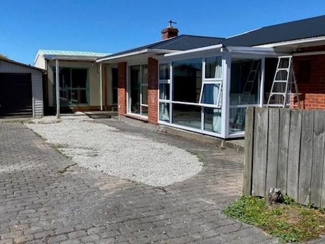 House for rent in Chaslands, Canterbury