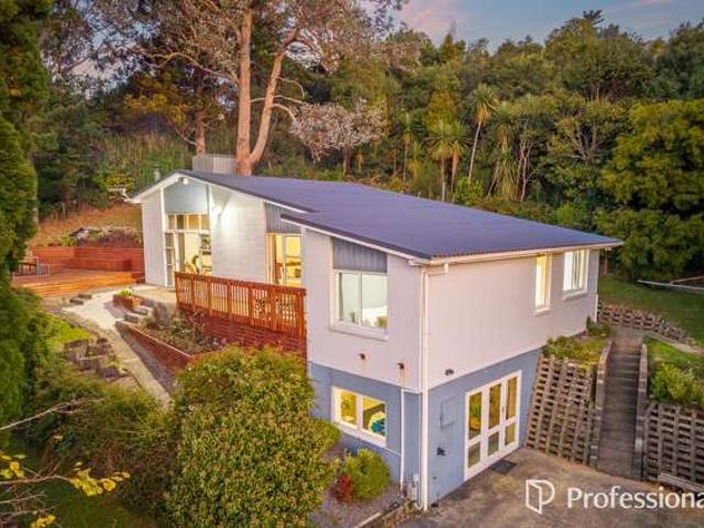 House for sale in Days Bay, Wellington