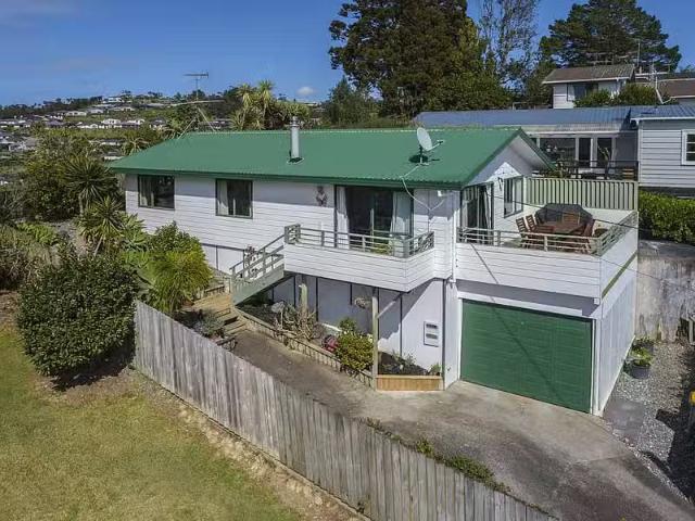 House for sale in Whangaparaoa