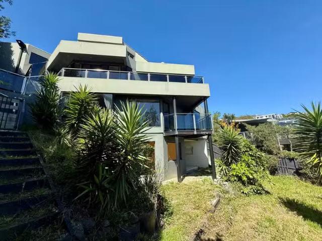 House for sale in Chaslands, Canterbury