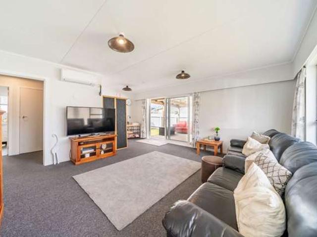Apartment for sale in Days Bay, Wellington