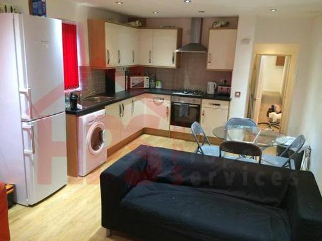 Apartment for rent in Hyde Park, West Yorkshire