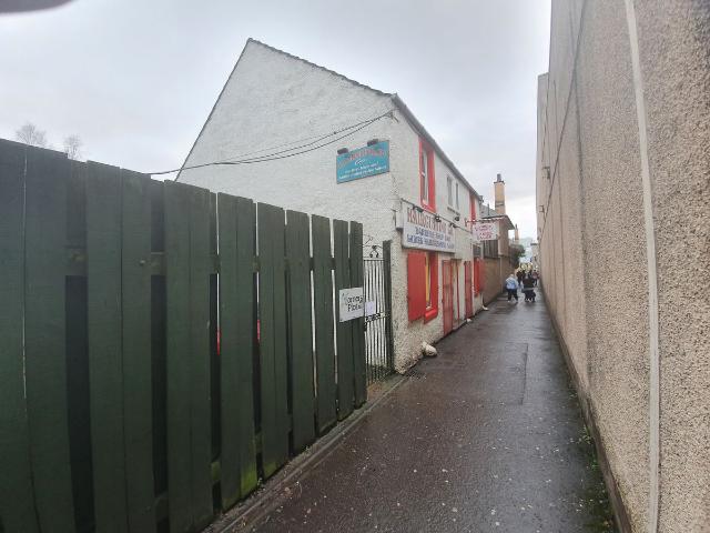 Studio for rent in Bridgend, Moneydie