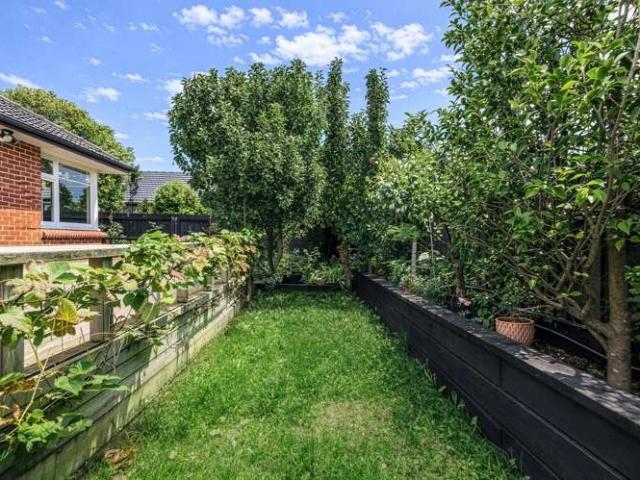 House for sale in Chaslands, Canterbury