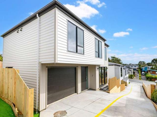 Townhouse for rent in Whangaparaoa