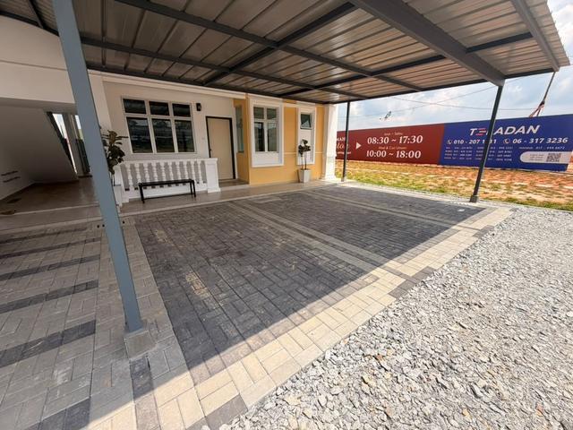 Townhouse for sale in Malaka