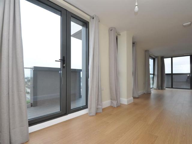 Apartment for rent in Seven Kings, Greater London