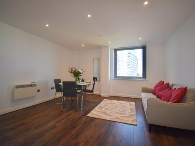 Apartment for rent in Almondsbury, Easter Compton