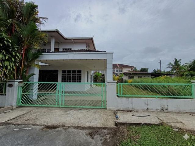 Residential House for sale in Kuching, Bahagian Kuching