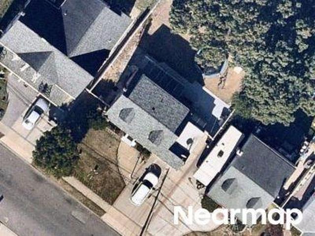 House for sale in East Meadow