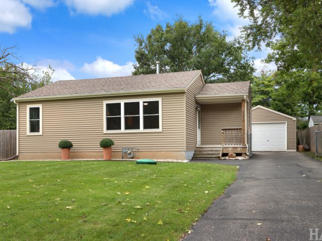 House for sale in Mchenry, Illinois