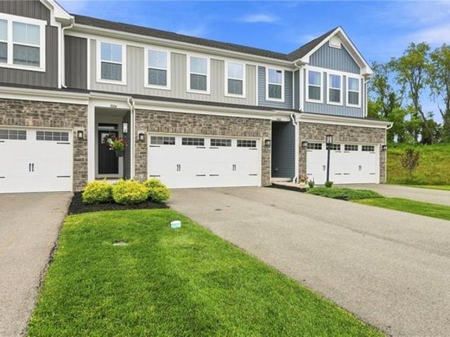 Townhouse for sale in Jeannette, Pennsylvania