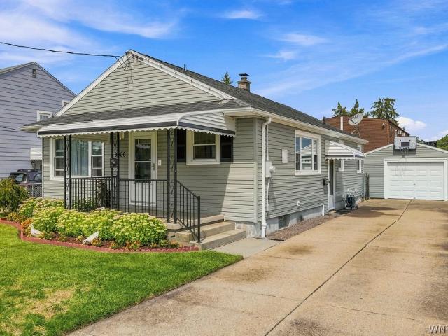 House for sale in Niagara, New York