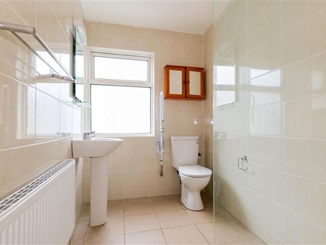 Terraced House for sale in Gaillimh, Connacht