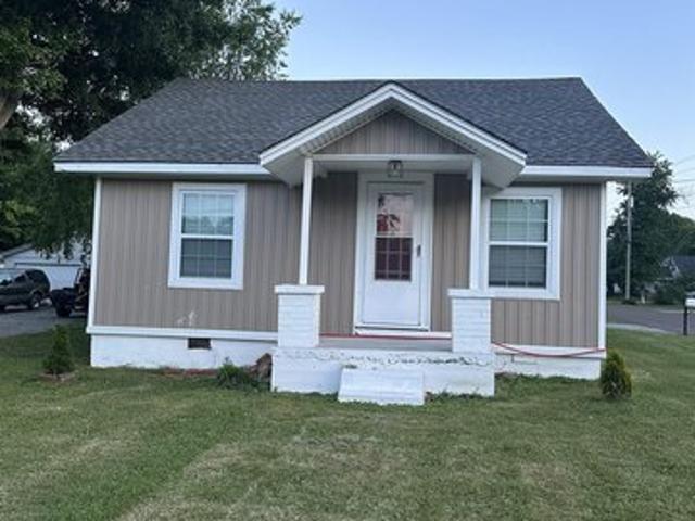 House for sale in Mayfield, Kentucky