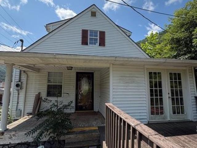 House for sale in Mullens, West Virginia
