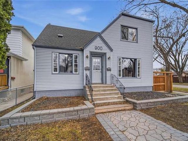 House for sale in East St. Paul, Manitoba