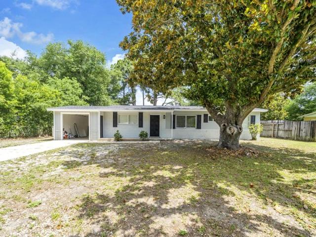 House for sale in Mary Esther, Florida