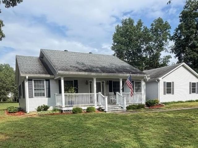 House for sale in Benton, Scott County