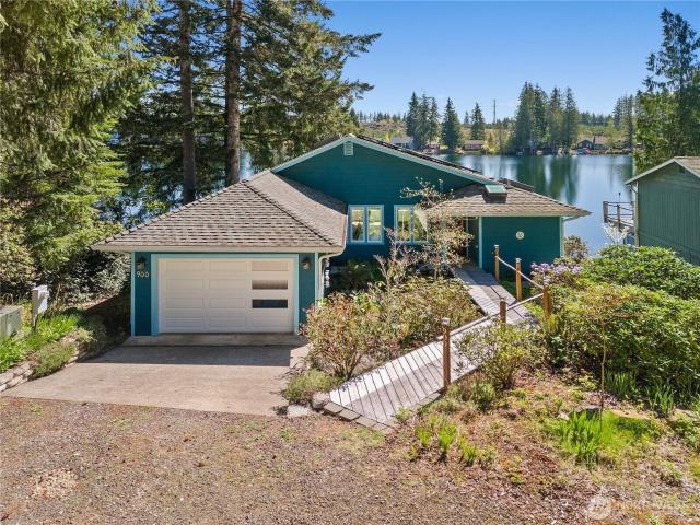 House for sale in Grapeview