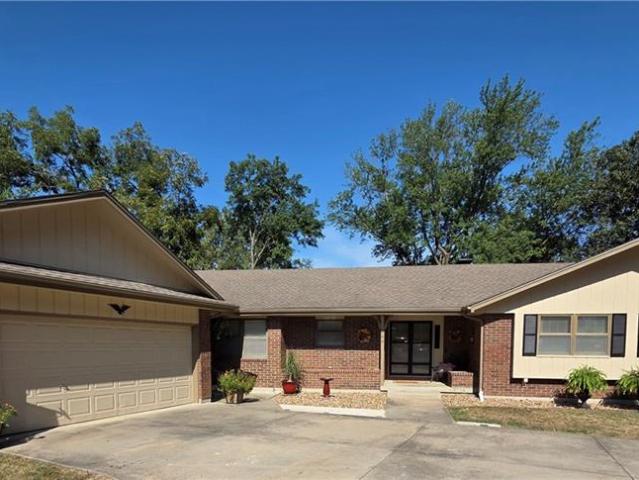 House for sale in Harrisonville, Missouri