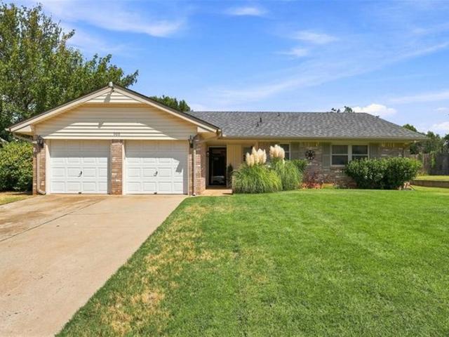 House for sale in Yukon, Canadian County