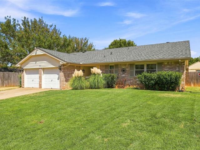 House for sale in Yukon, Canadian County