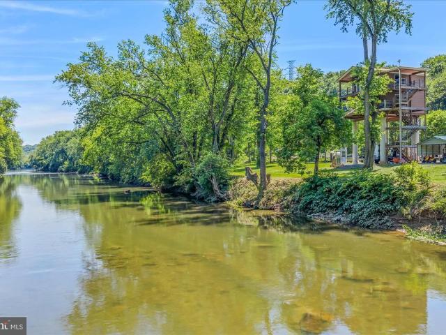 House for sale in Berkeley Springs, West Virginia
