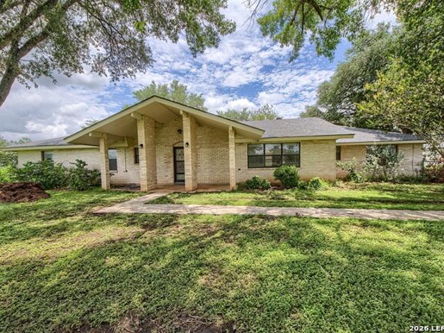 House for sale in Saint Hedwig, Texas