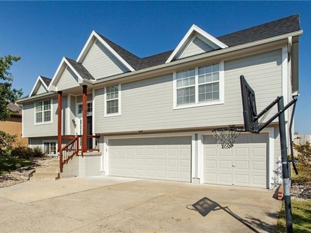House for sale in Grain Valley, Missouri