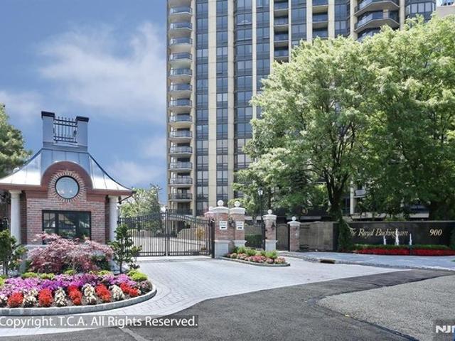 Condo for sale in Fort Lee, New Jersey