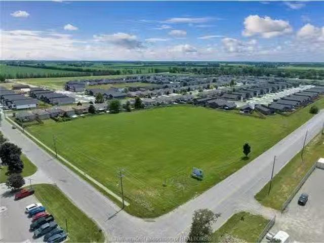 House for sale in Chatham–kent, Ontario