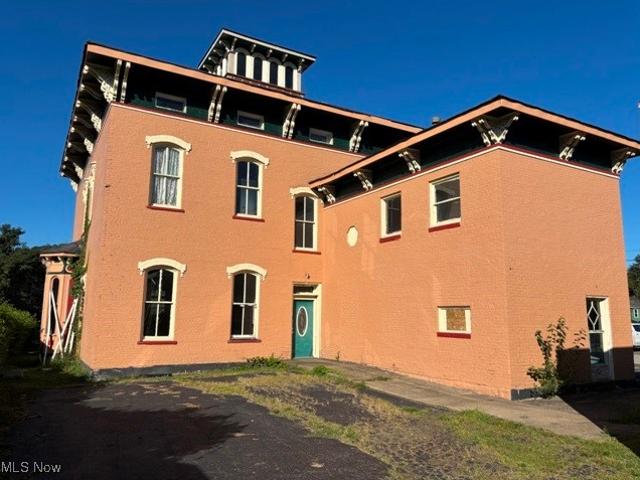 House for sale in New Cumberland, West Virginia