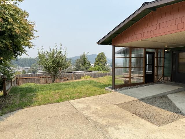 House for sale in Reedsport, Douglas County