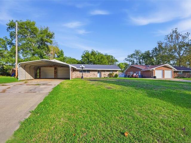 House for sale in Holdenville, Hughes County