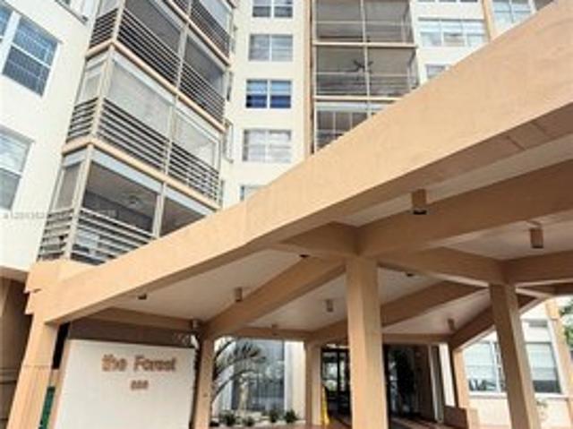 Condo for sale in Pembroke Pines, Florida