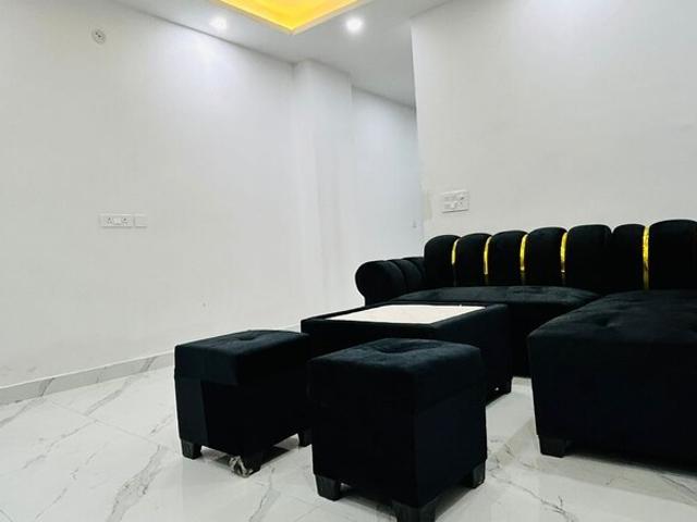 Property for rent in Deri