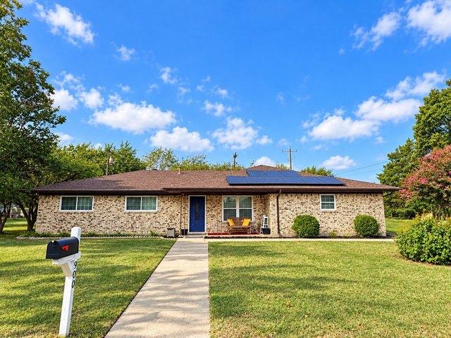 House for sale in Howe, Grayson County