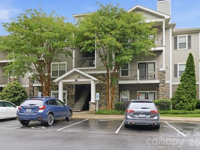 Condo for sale in Candler, North Carolina