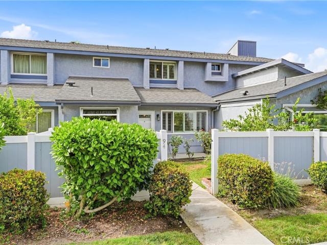Townhouse for sale in Azusa, California