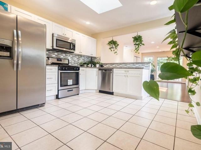House for sale in Greenwood Forest, Lanham