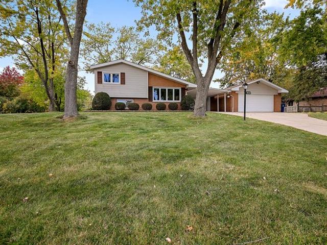 House for sale in Hickory Hills, Illinois
